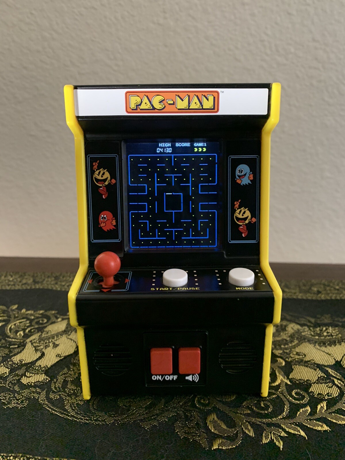 Bandai/Namco Pac-man Handheld Mini Arcade Retro Pacman Video Game Machine Toy