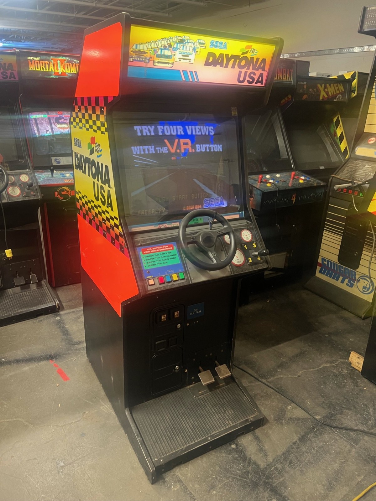 DAYTONA USA by SEGA 1994 – STAND UP / UPRIGHT (Linked Pair – 2 Machines) *RARE*