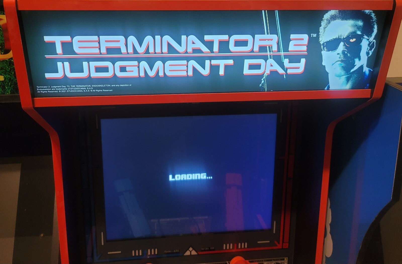 Arcade1Up Terminator 2 Judgement Day-T2 Arcade Game with Light-Up Marque.