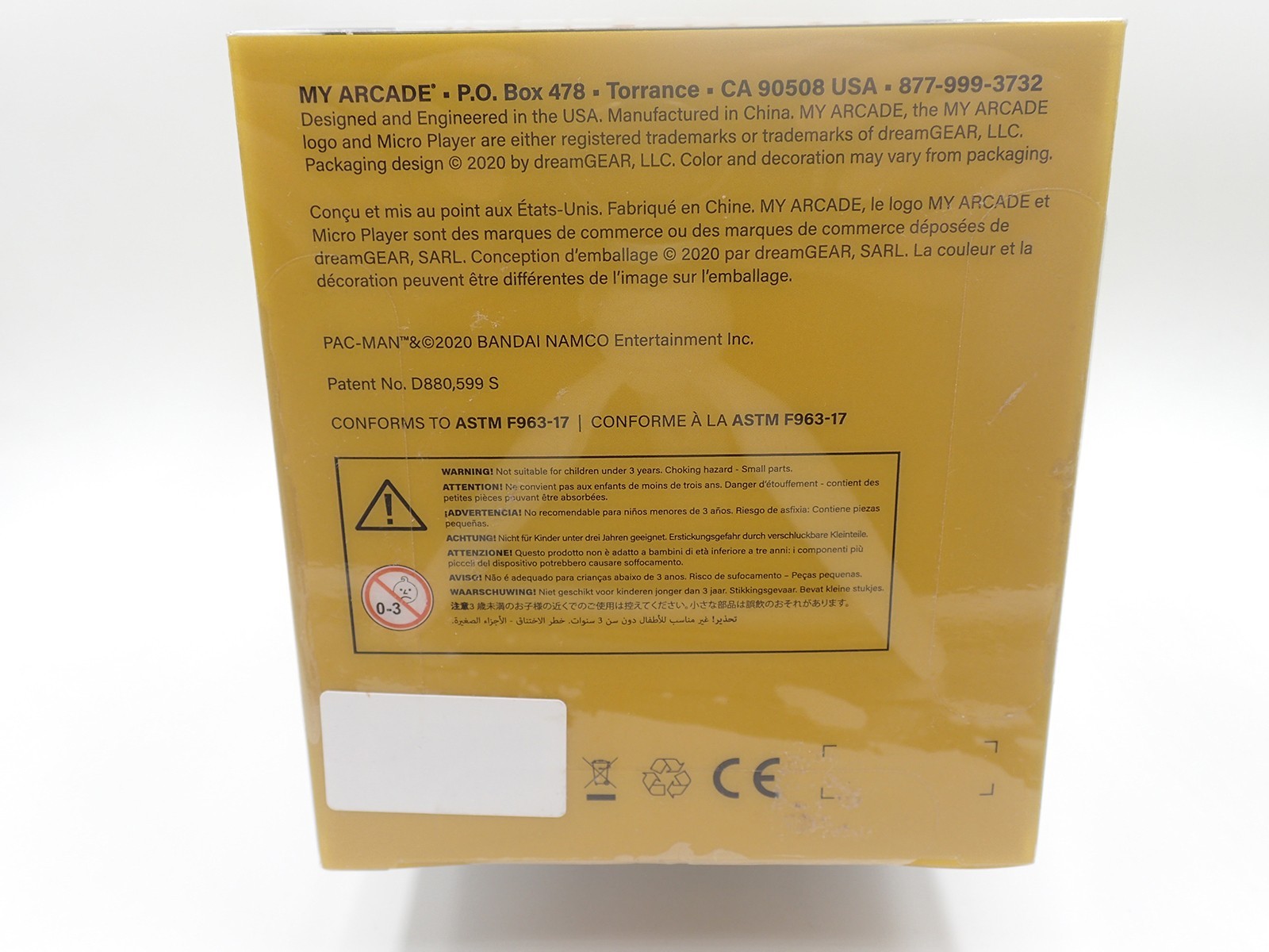 Unopened Retro Arcade PAC-MAN 40TH ANNIVERSARY Golden dreamGEAR w/tin badge