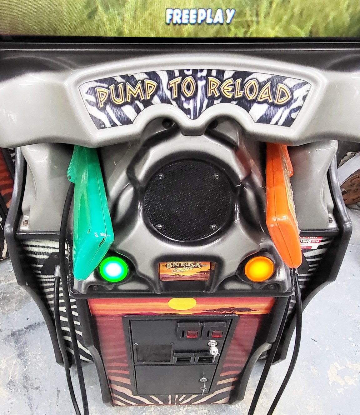 BIG BUCK HUNTER Pro SAFARI Full Size Arcade Shooting Game – WORKING GREAT! (S2)