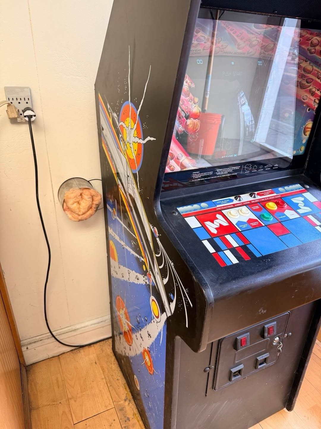Atari Asteroids Original 1979 Classic Arcade Machine Black Cabinet Vintage Game