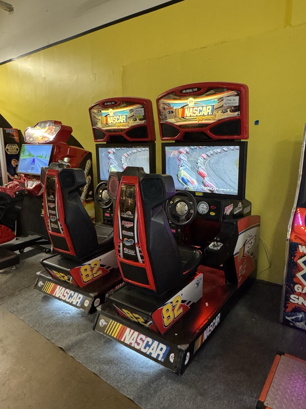 WOW Global VR NASCAR RACING Sit Down Arcade Driving Video Game Machine – 32″ LCD