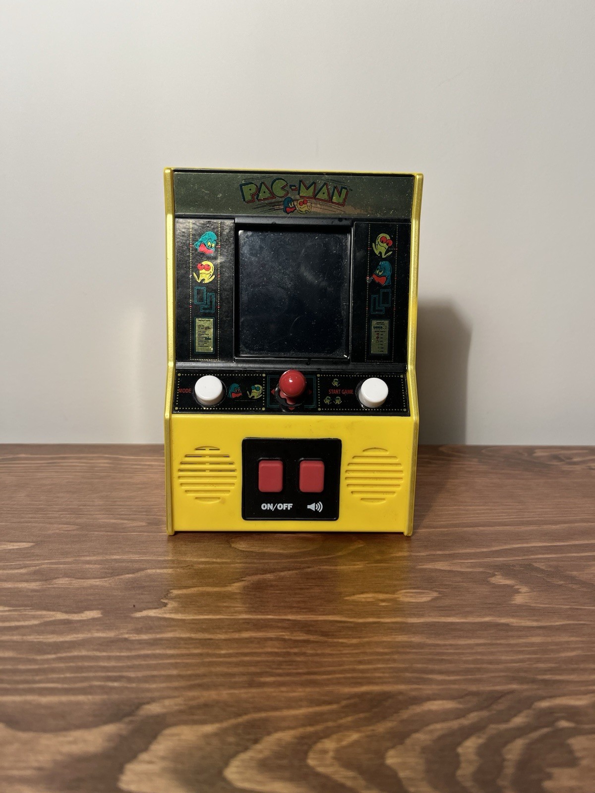 PAC-Man 40th Anniversary mini retro arcade machine