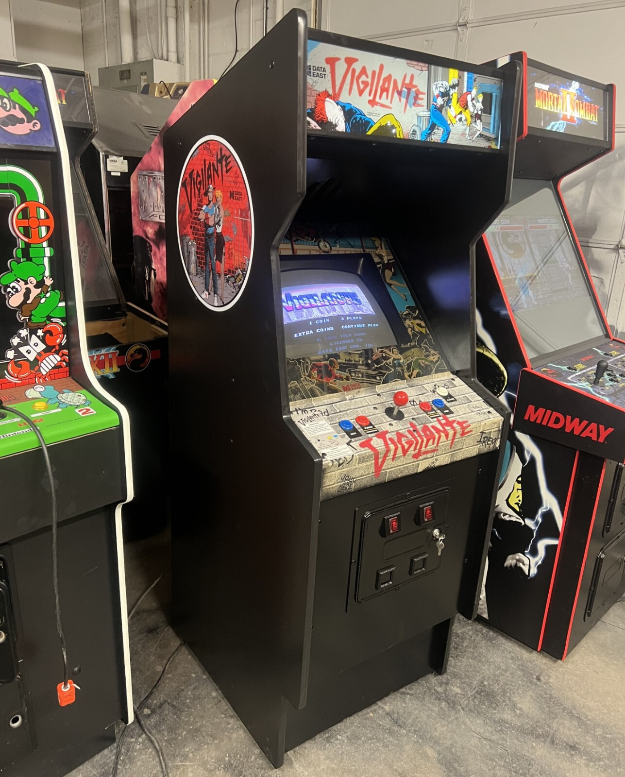 VIGILANTE ARCADE MACHINE by DATA EAST (Excellent Condition) *RARE*