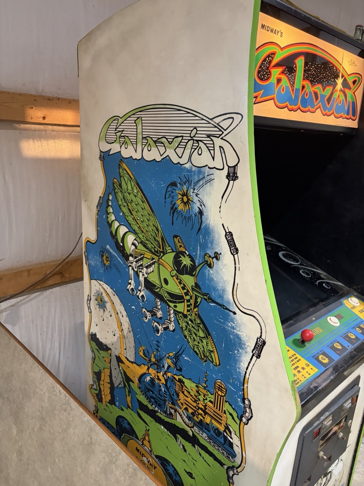 Midway Galaxian Upright Coin-Op Video Arcade Machine Cabinet