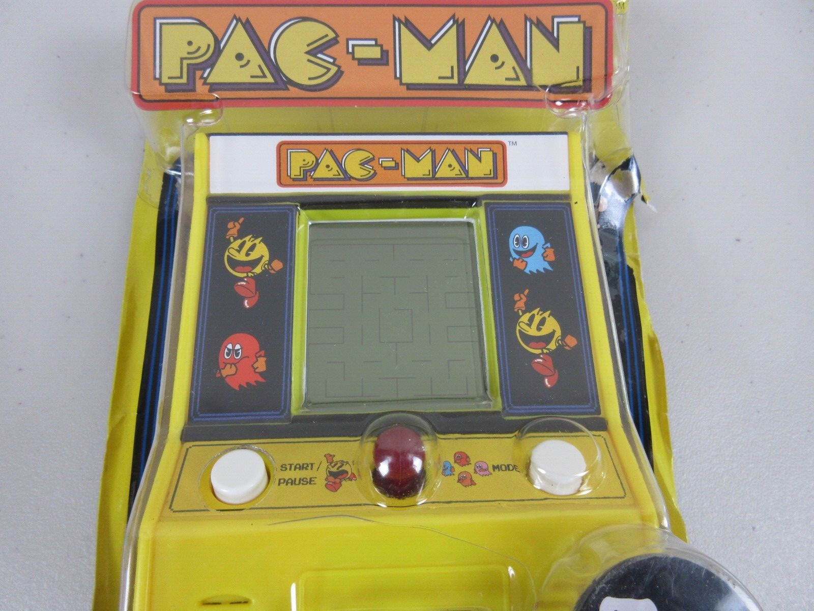 Pac-Man Handheld Retro Mini Arcade Classic Game (Brand New)