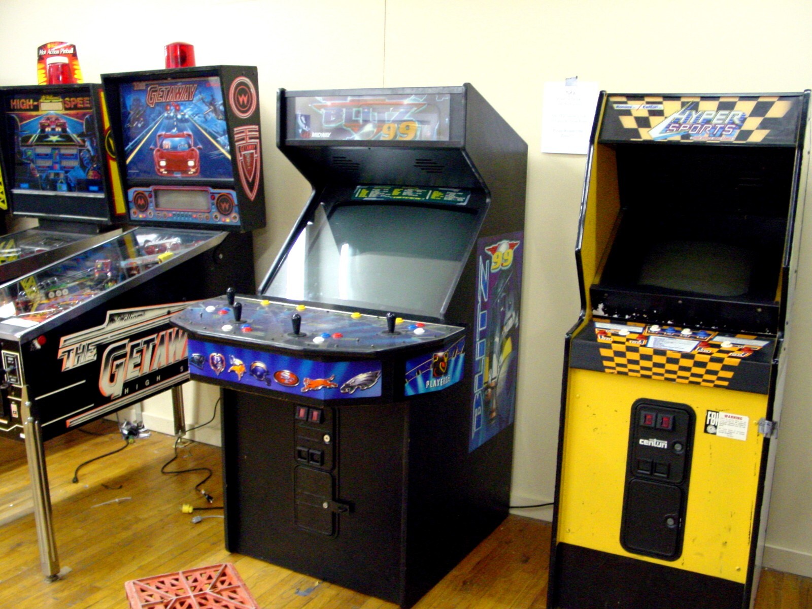 KONAMI HYPER SPORTS TRACK N FIELD ARCADE COIN OP VIDEO GAME Local Pick Up Only
