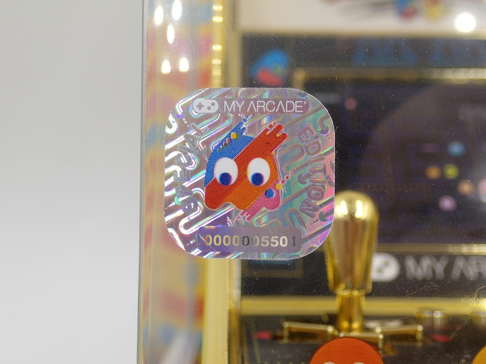 Unopened Retro Arcade PAC-MAN 40TH ANNIVERSARY Golden dreamGEAR w/tin badge