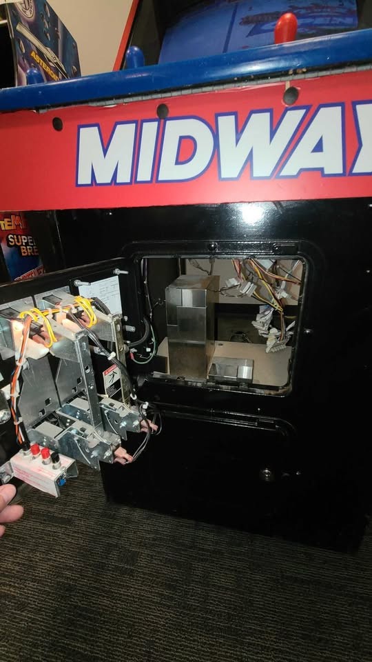 NHL Open Ice: 2 on 2 Challenge arcade machine, original