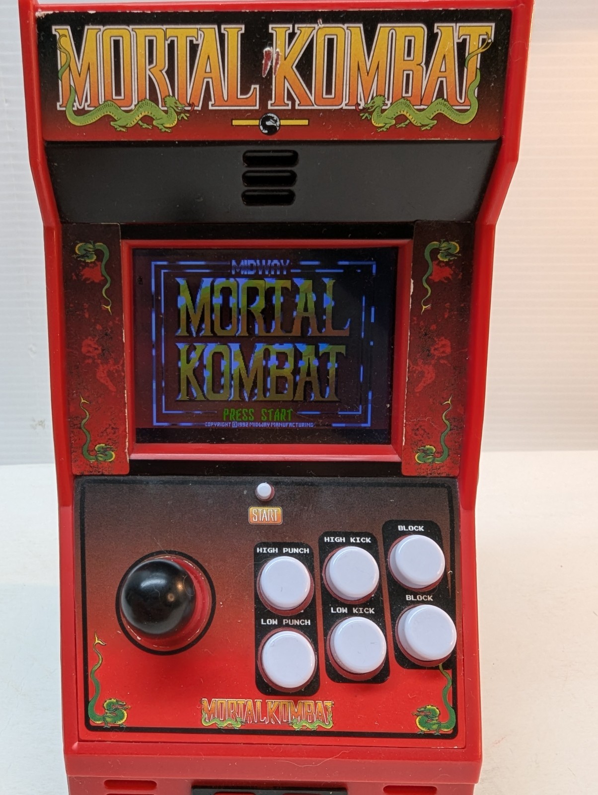Mortal Kombat Klassic Mini Arcade Game Console Midway 09626 Battery Operated Red