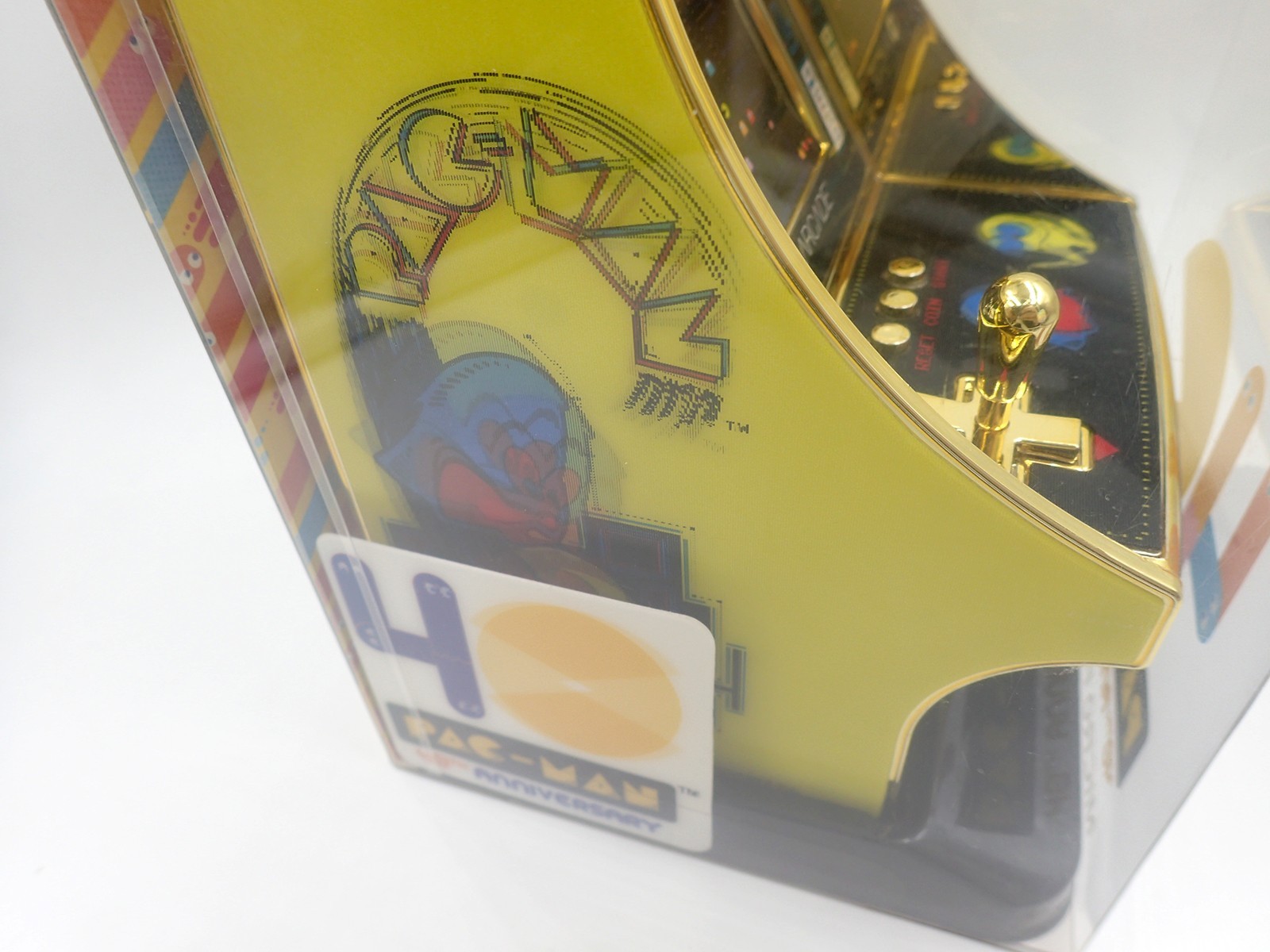 Unopened Retro Arcade PAC-MAN 40TH ANNIVERSARY Golden dreamGEAR w/tin badge
