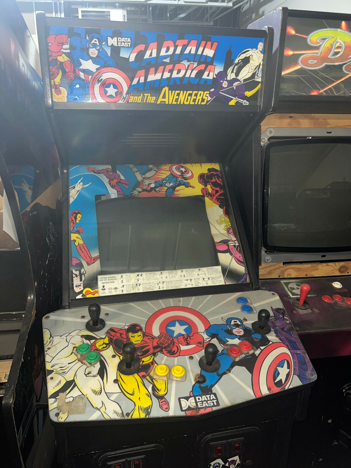 CAPTAIN AMERICA ARCADE MACHINE by DATA EAST 1991