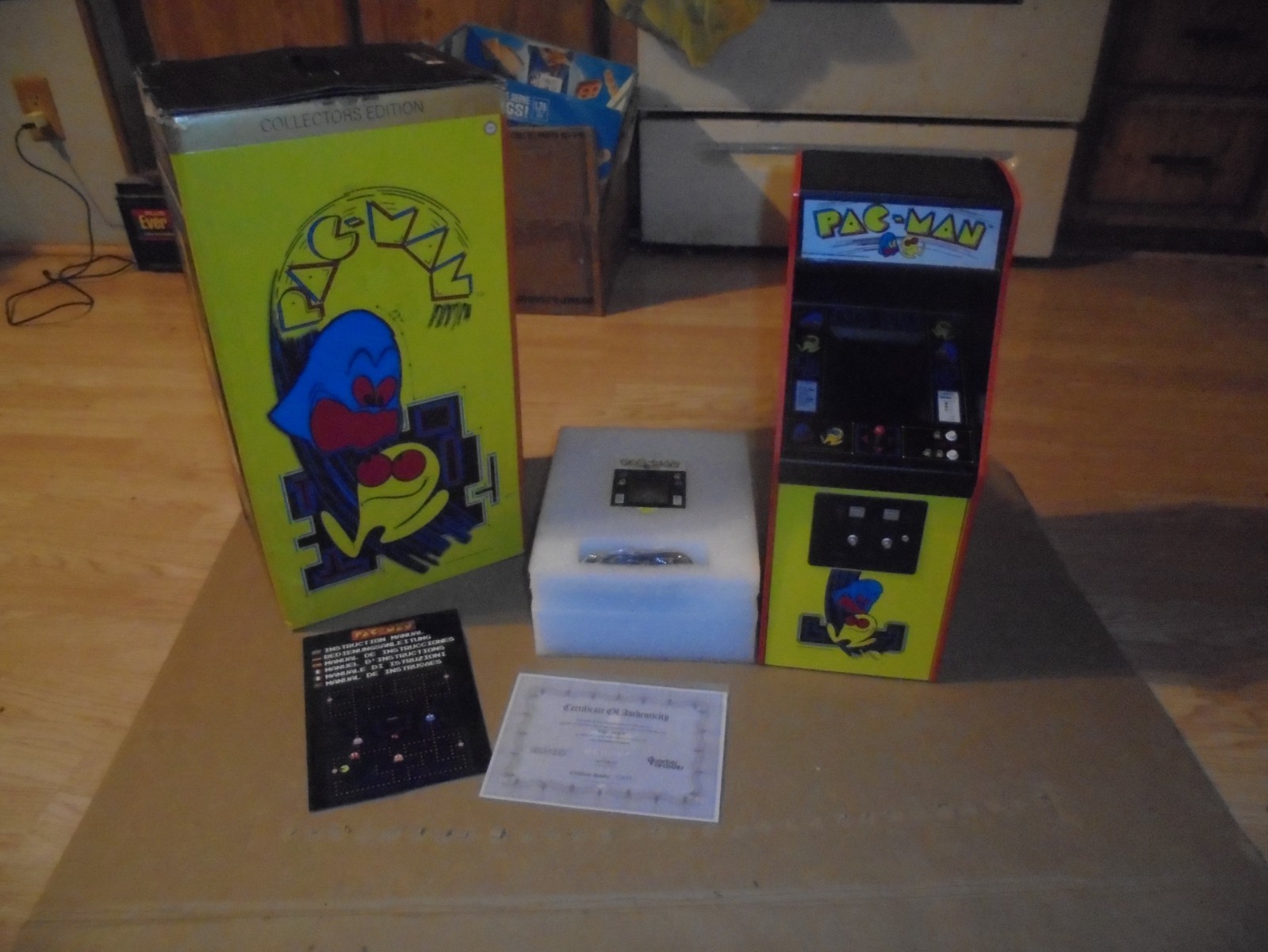 Numskull Quarter Arcade Pac-Man Collector’s Edition~COA /Coin~1/4 Scale~SOLD OUT