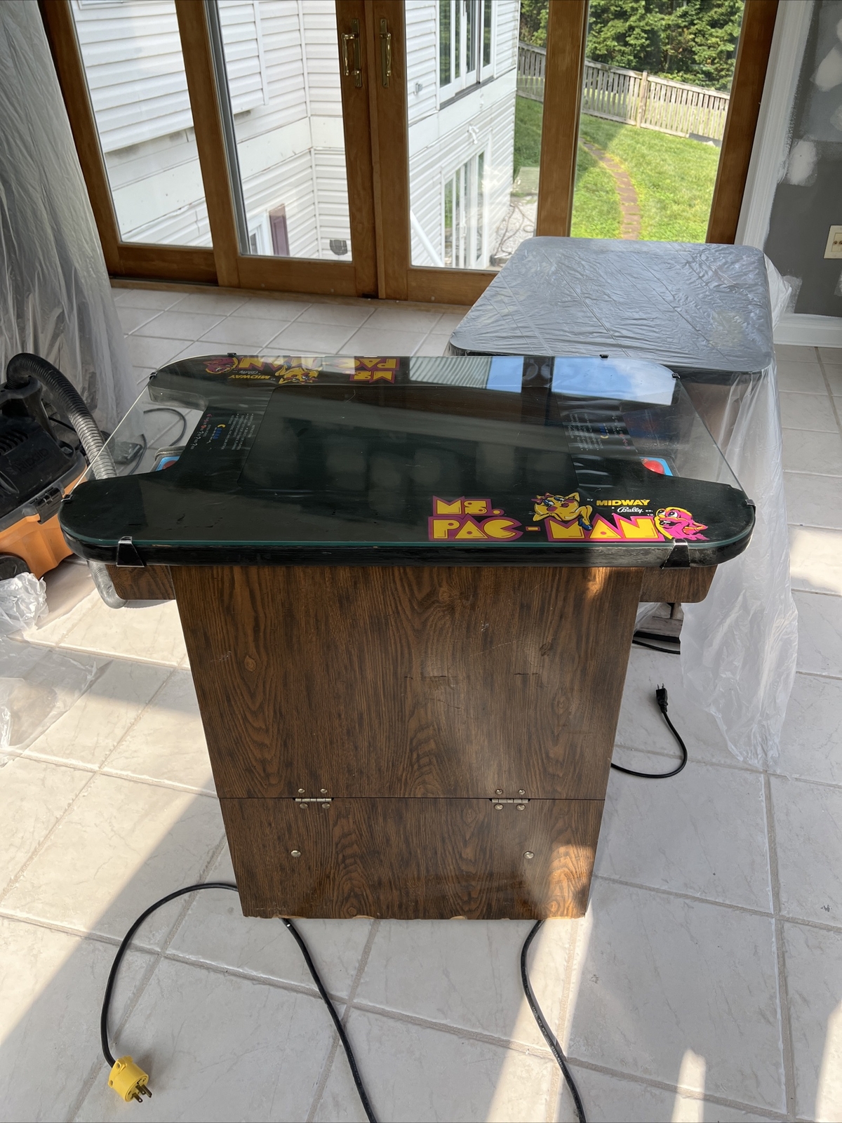 MS PAC-MAN ARCADE MACHINE COCKTAIL TABLE