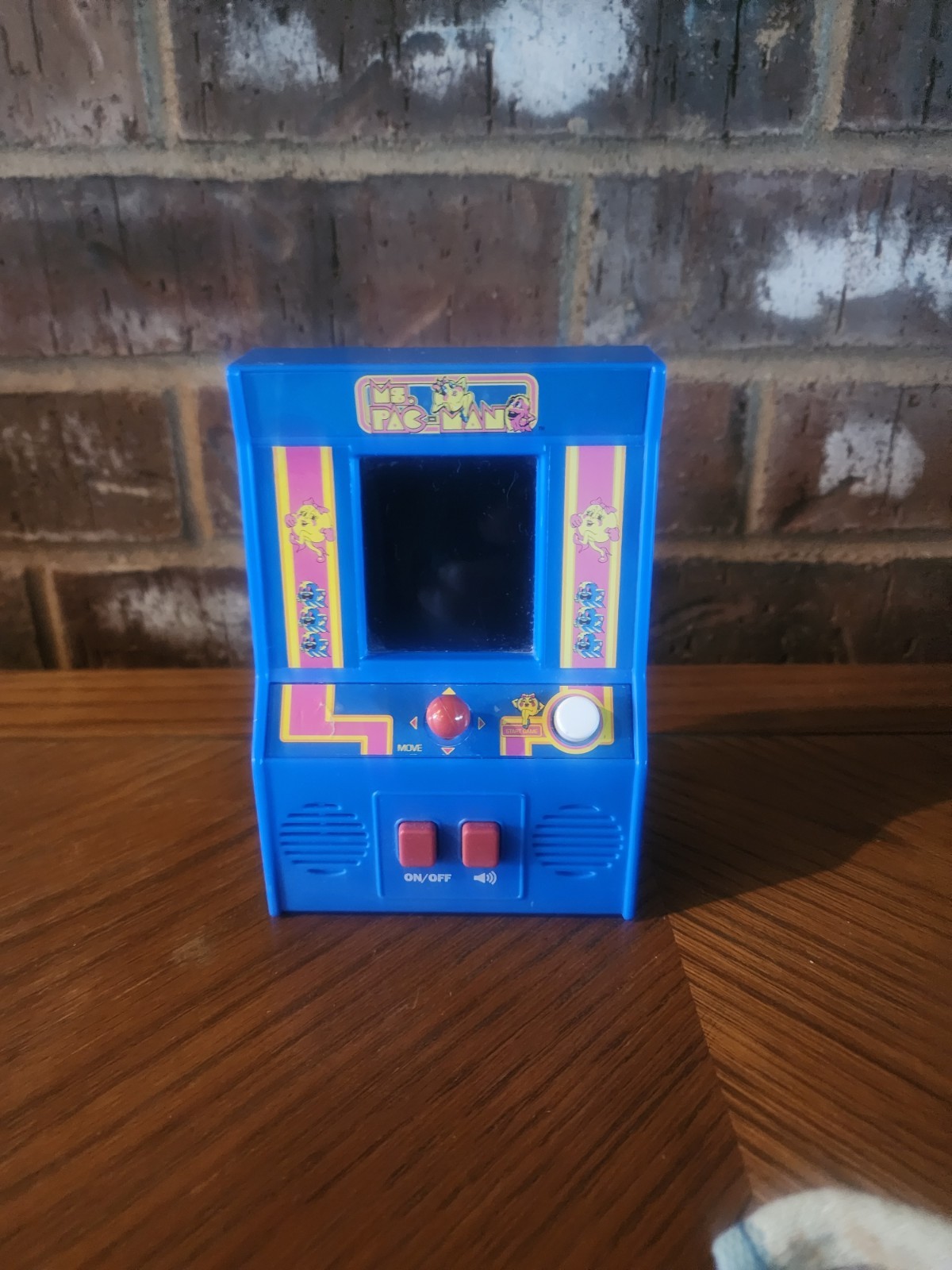 Ms. Pac-Man Retro Mini Arcade Game 6″ Console Works!