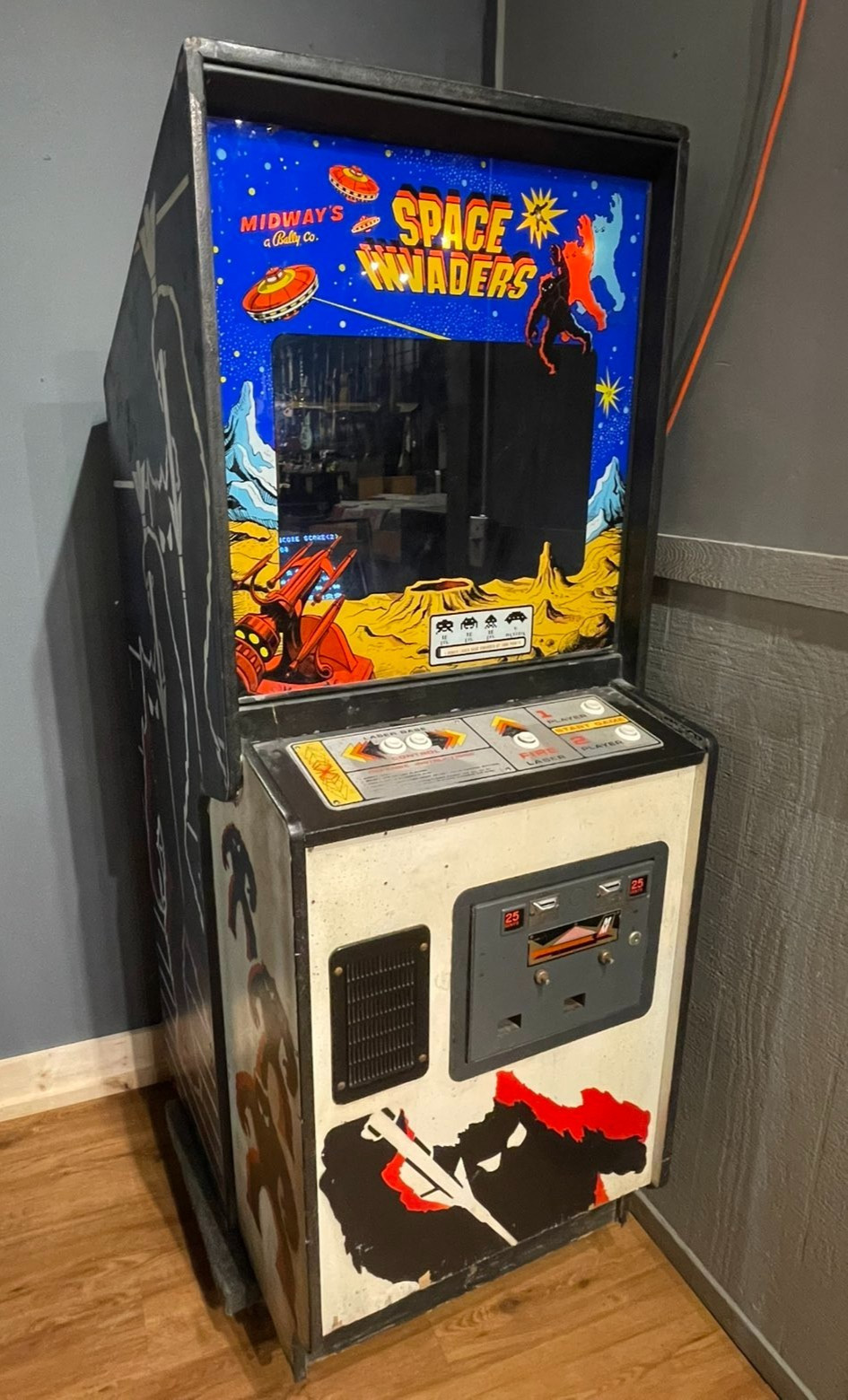 Vintage 1978 Space Invaders Arcade Cabinet with Upgraded Internals