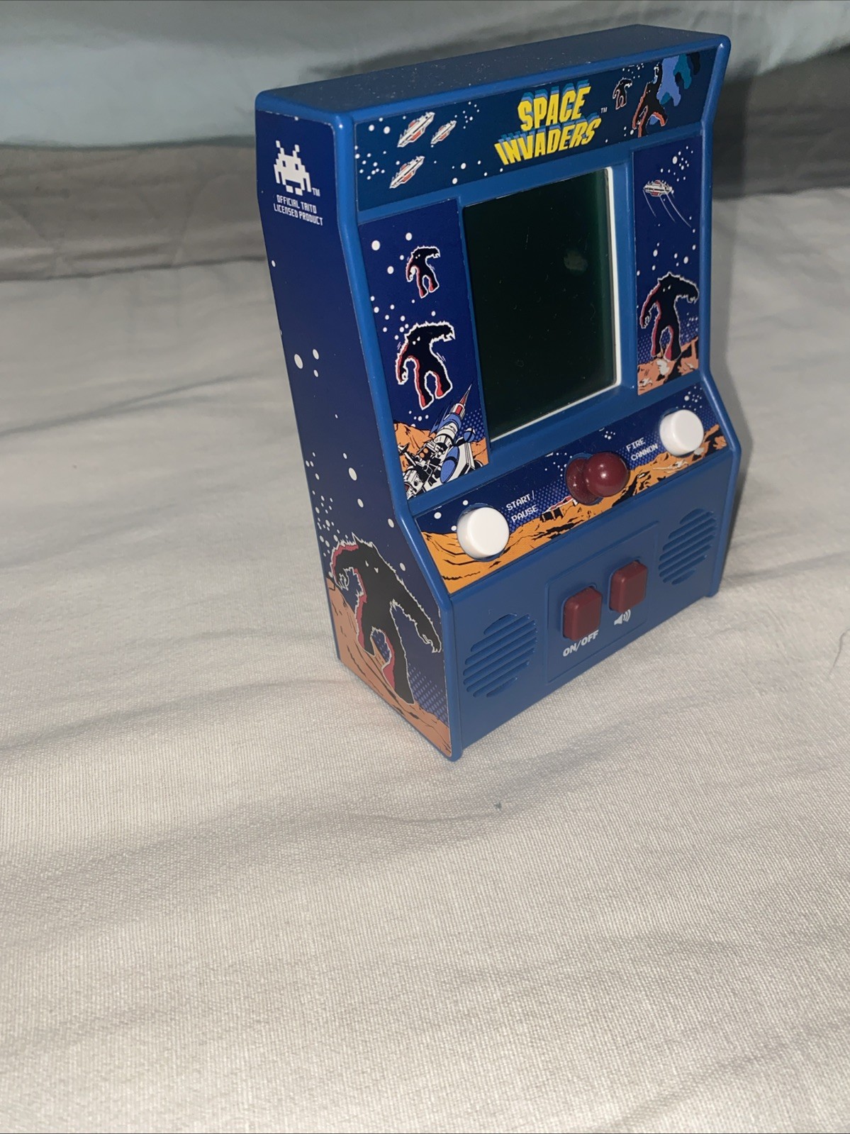 Taito Space Invaders mini Handheld arcade Machine.