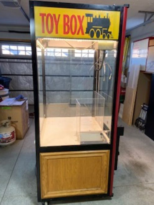 ARCADE CRANE CLAW MACHINE, PLUSH, TOY, USED
