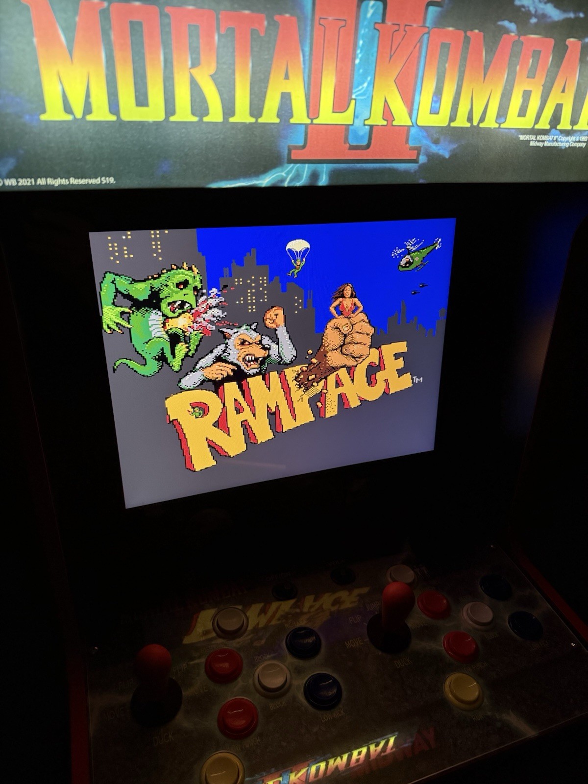 MORTAL KOMBAT: Legacy Edition – Arcade1Up – 12 Games – with Riser