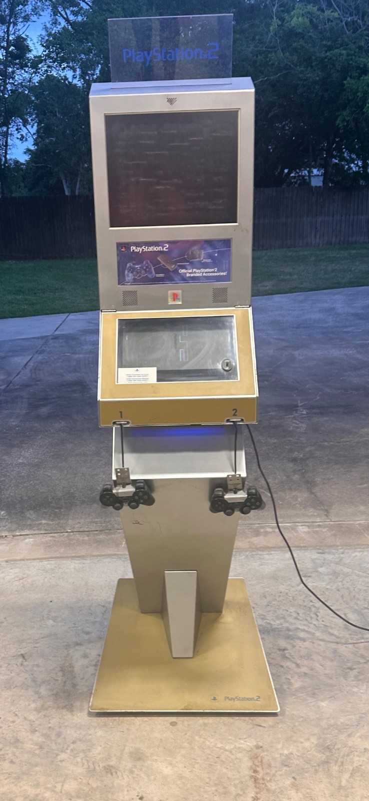 Sony PlayStation 2 Arcade Kiosk Demo Station Gold Stand Original 2000