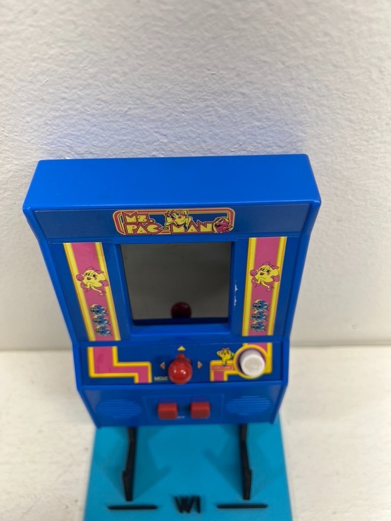 Ms.Pac-man Handheld Retro Mini Arcade Game 2018 Bandai Namco Basic Fun #09614