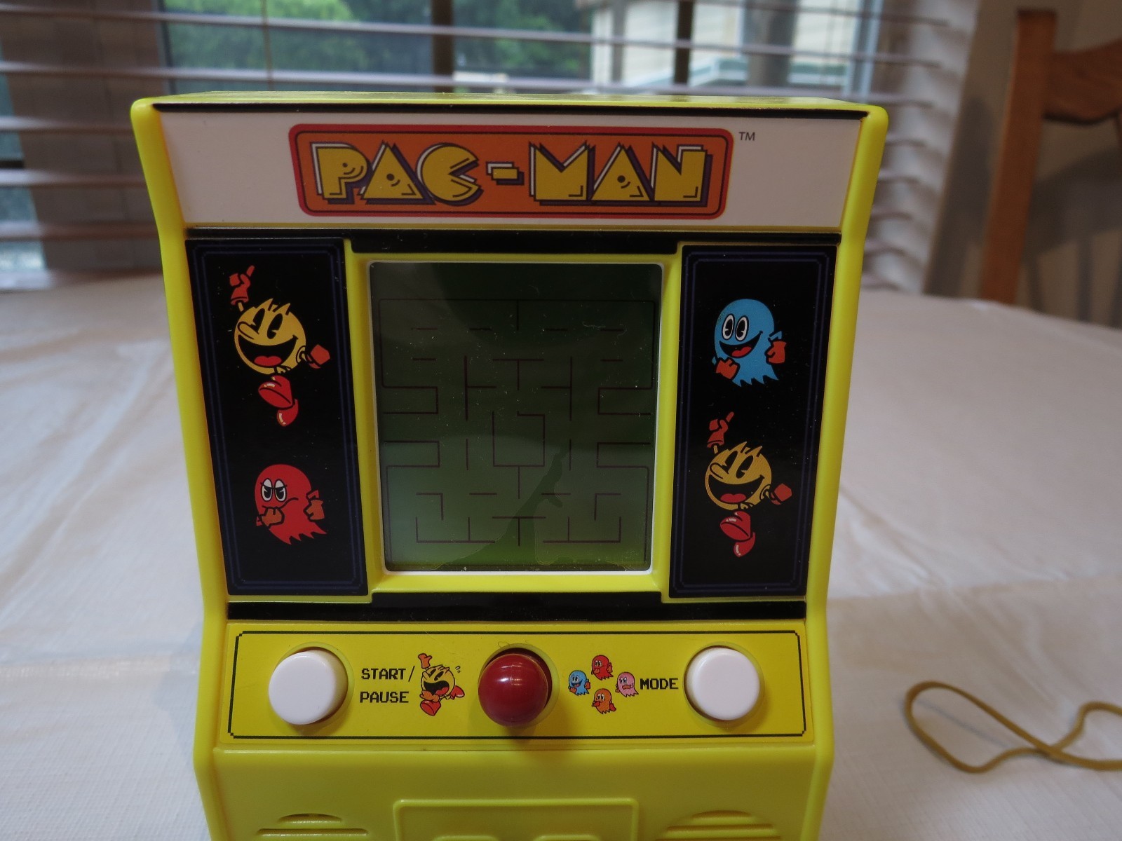 Pac-Man Pac man mini portable game Namco handheld video arcade machine 09521