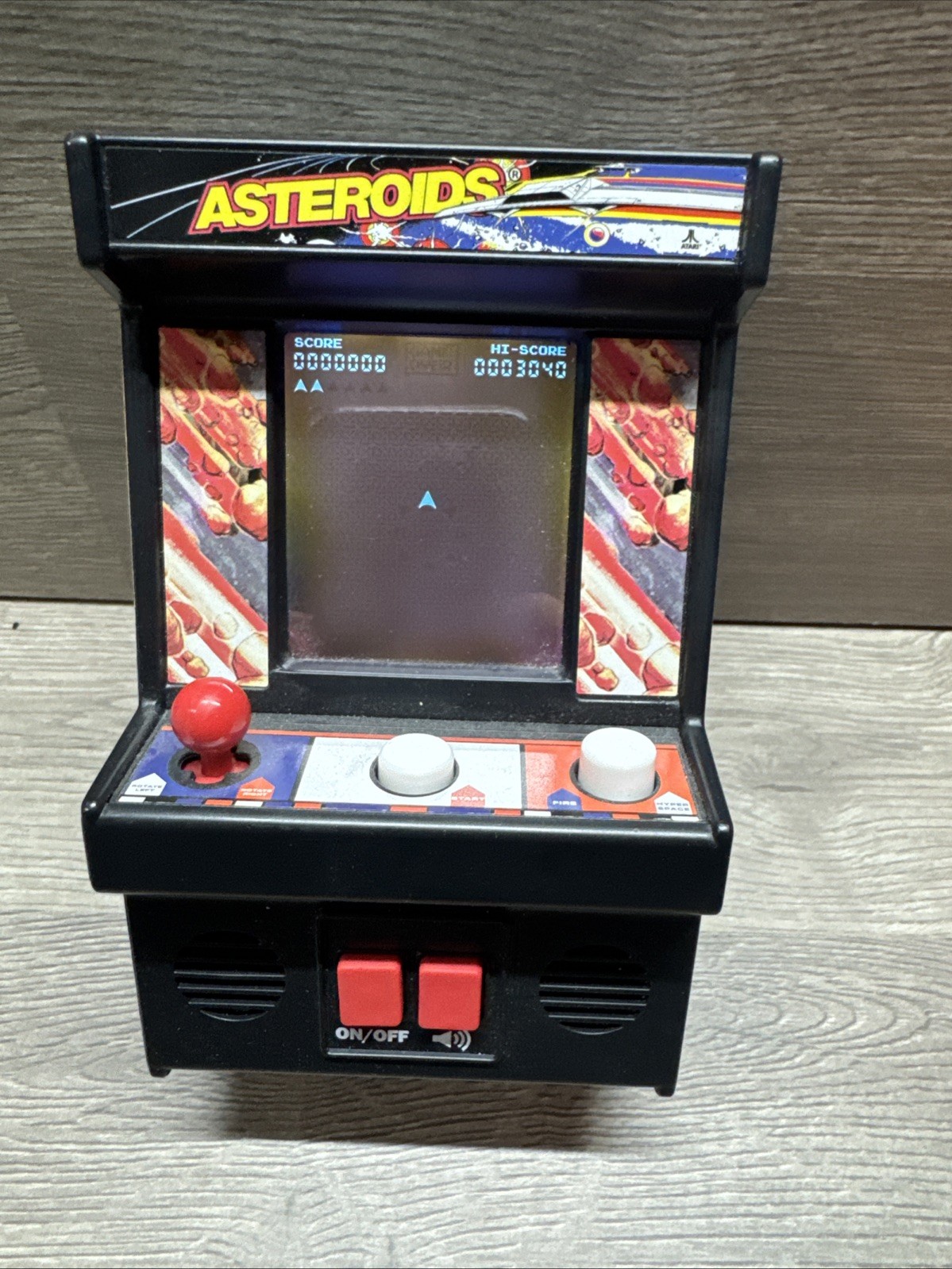 1979 Vintage ASTEROIDS interactive mini arcade style joystick controls