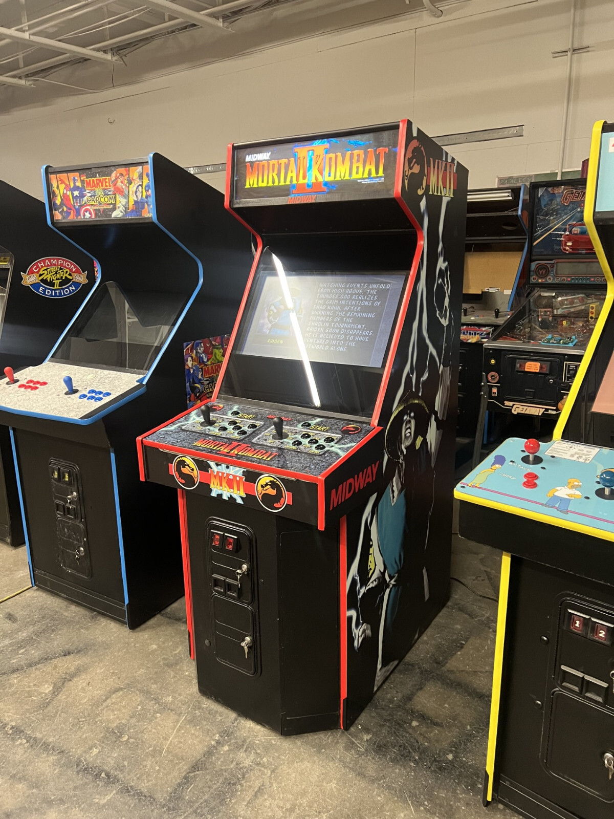 MORTAL KOMBAT II ARCADE MACHINE by MIDWAY 1993 (Excellent Condition)