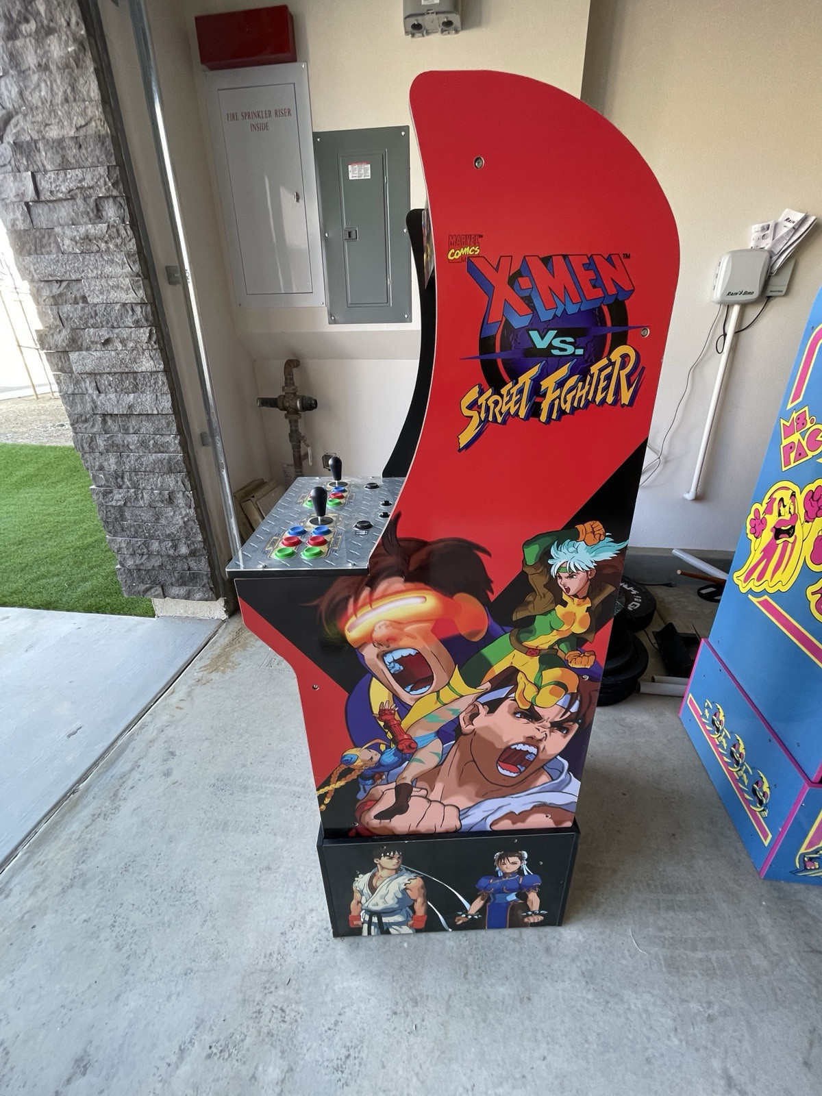 Arcade1UP X-MEN vs Street Fighter (w/ riser + light-up marquee) WiFi Multiplayer