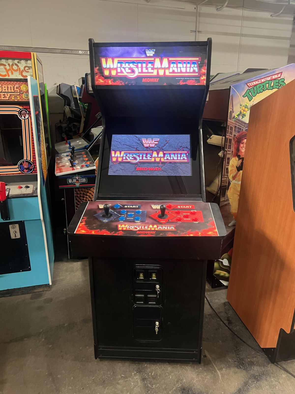 WRESTLEMANIA ARCADE MACHINE by MIDWAY 1995 (Excellent Condition)