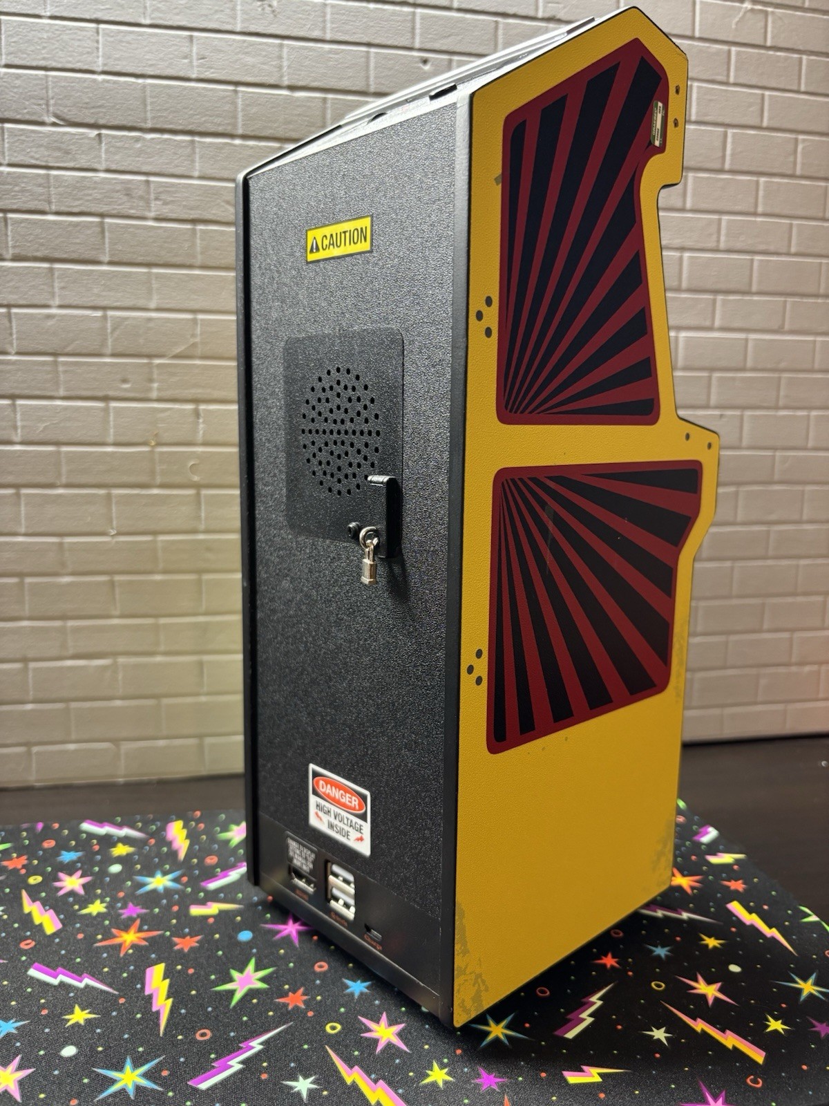 New Wave Toys Replicade Q*bert Warren Davis Edition – Open Box, Near Mint