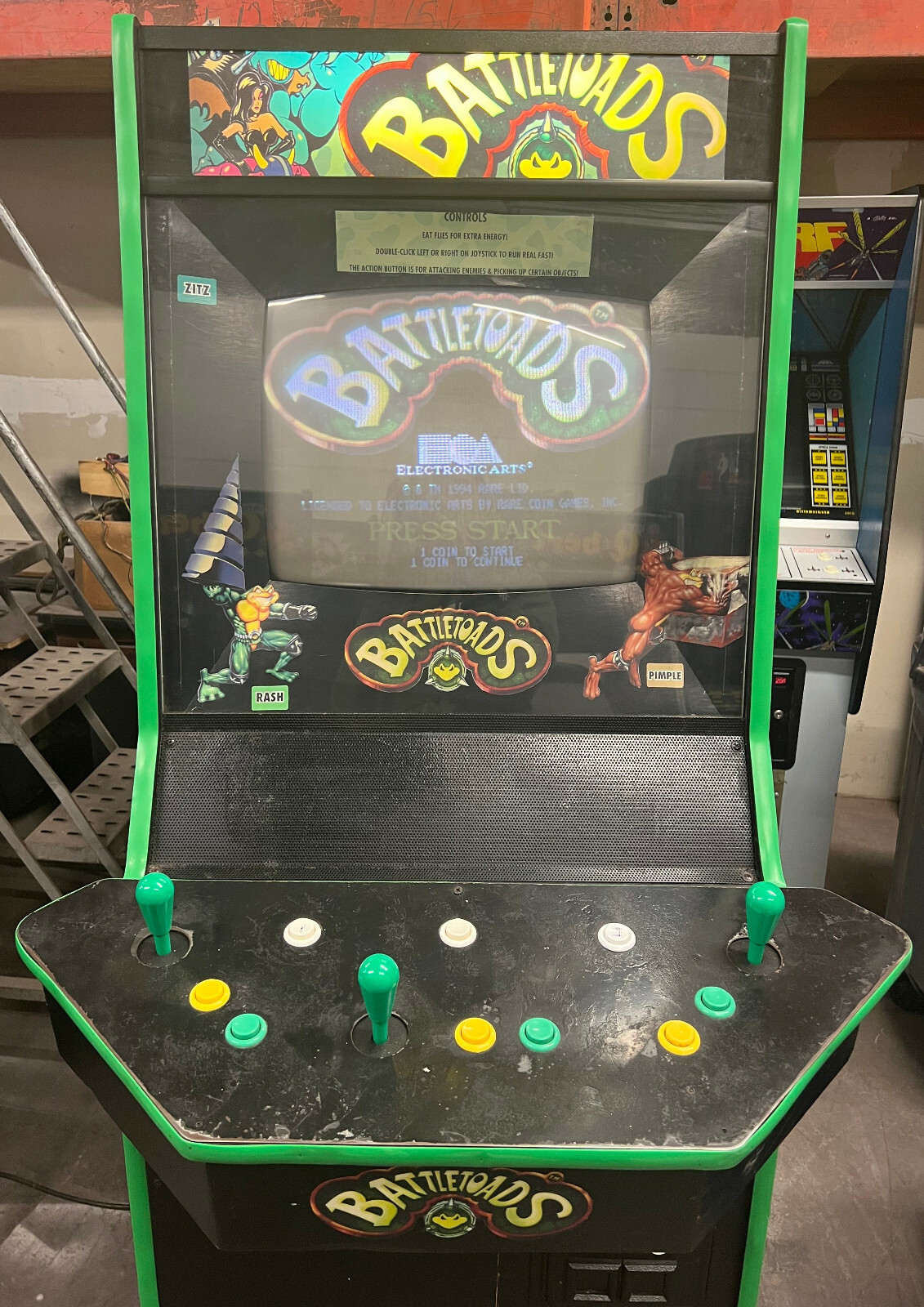 BATTLETOADS ARCADE MACHINE by RARE COIN GAMES INC 1994