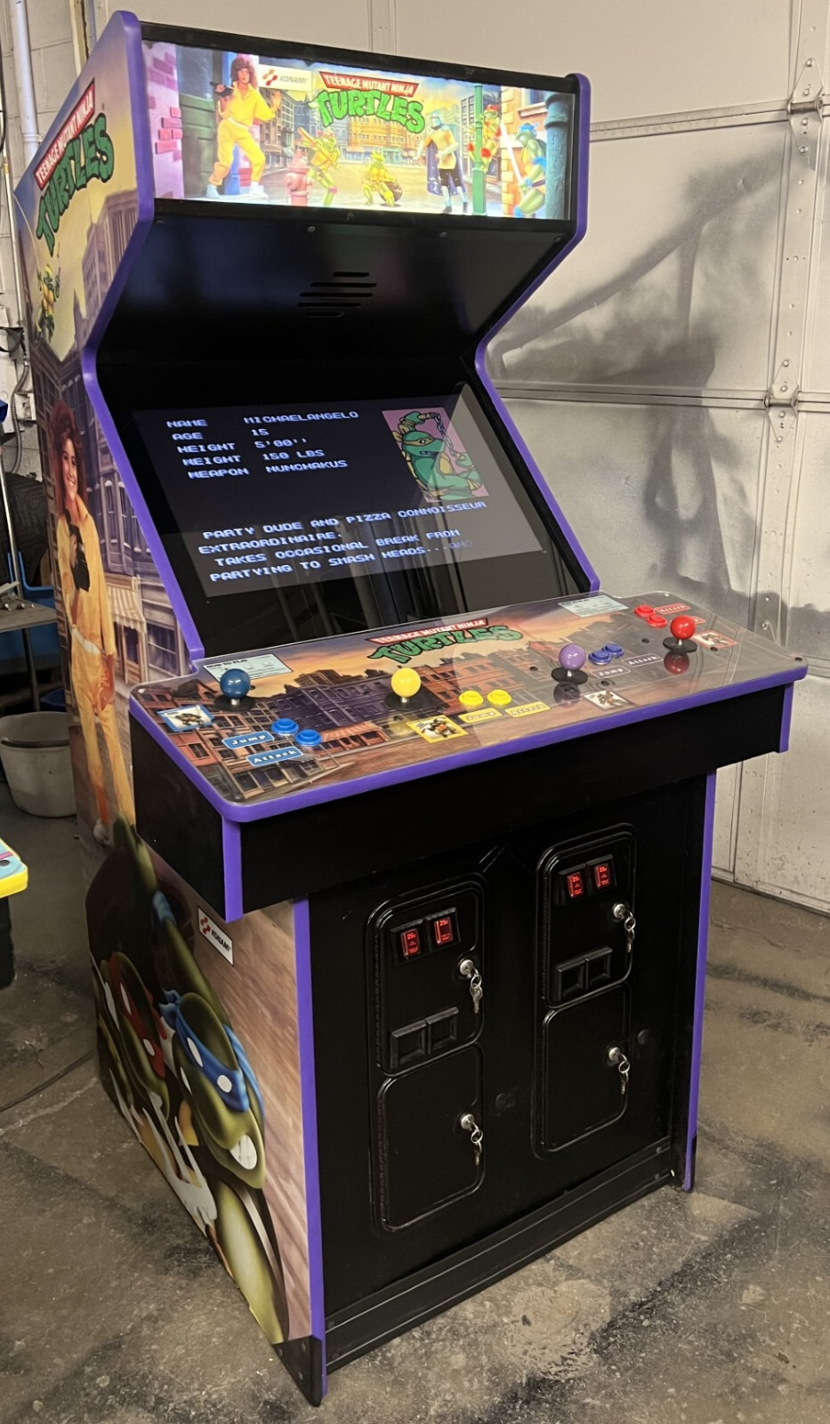 TEENAGE MUTANT NINJA TURTLES ARCADE MACHINE by KONAMI 1991