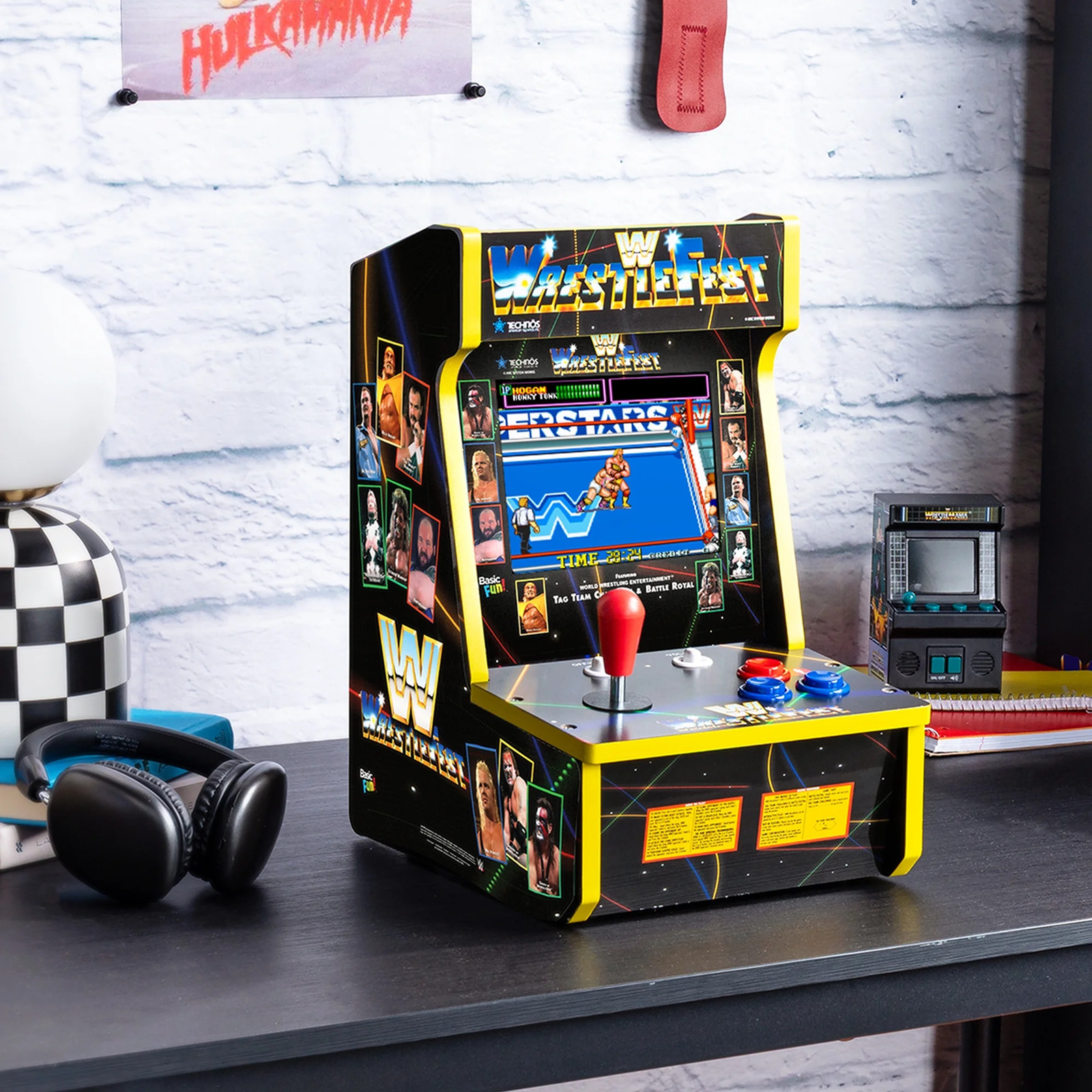 Arcade Classics WWE Counter Series Game 8″ Liquid Crystal Screen & 4 Games
