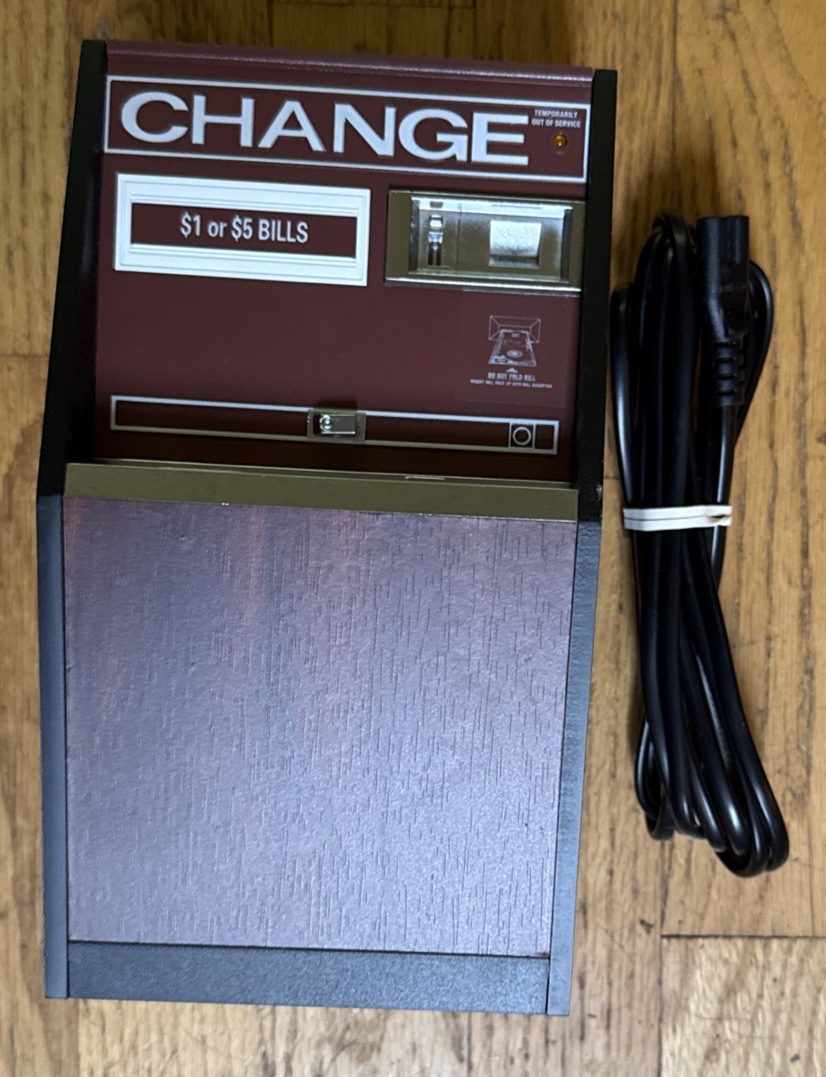 New Wave Toys Replicade Change Machine USB!!