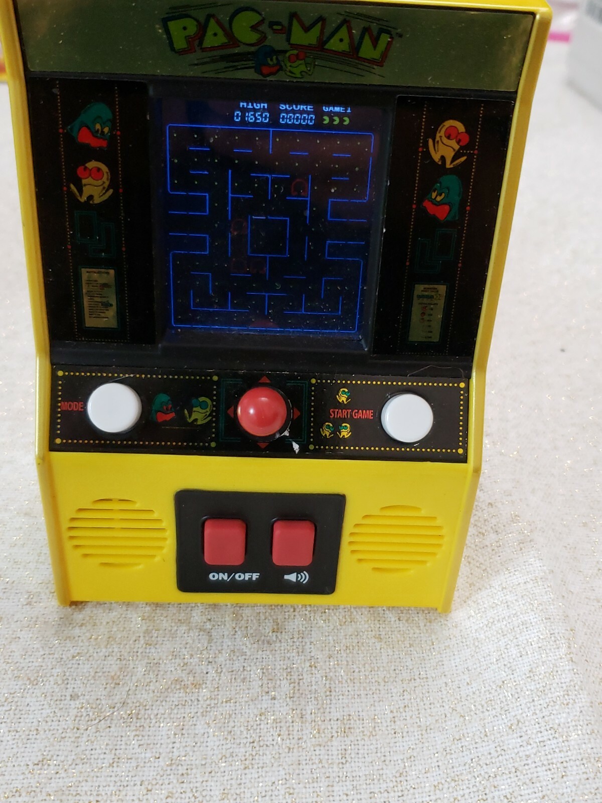Basic Fun Arcade Classics # 19 Pac-Man 40th Anniversary Mini Arcade Gold Edition