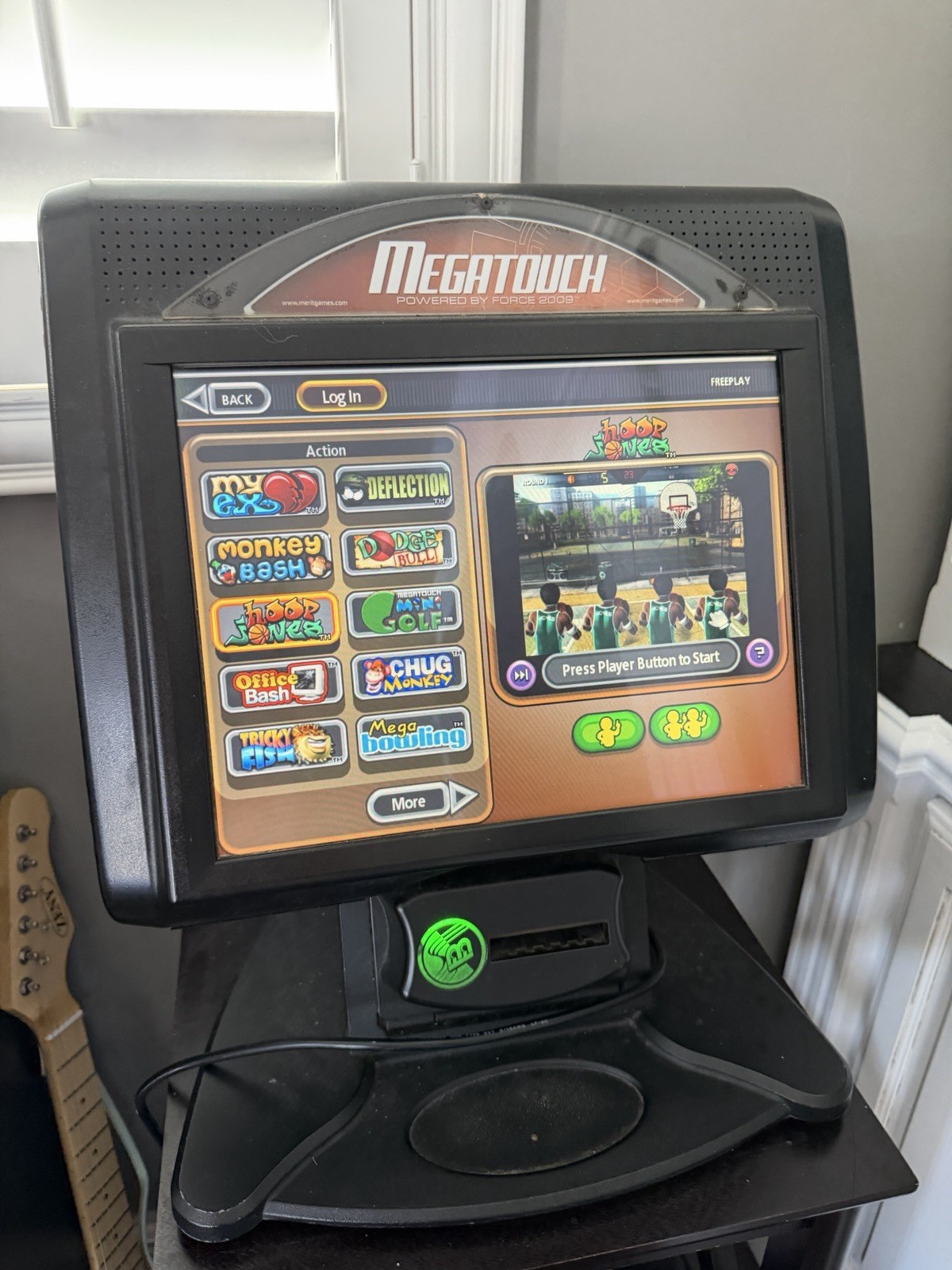 2009 MegaTouch EVO 15″ LCD Megatouch Touchscreen Bartop Game