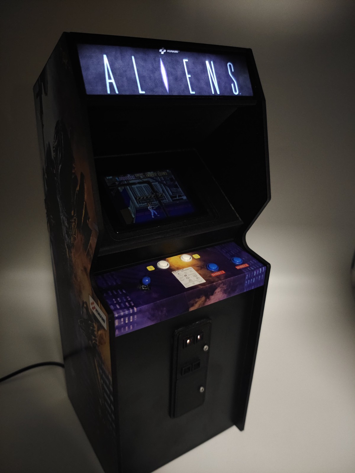 Aliens, 1/6 scale mini working arcade cabinet.