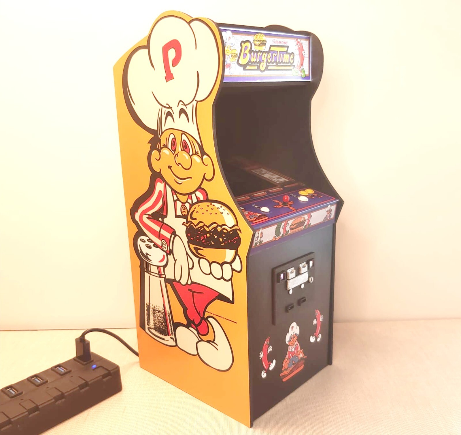 Burger Time 1/6 scale mini working arcade cabinet (Playscale, New Wave Toys).