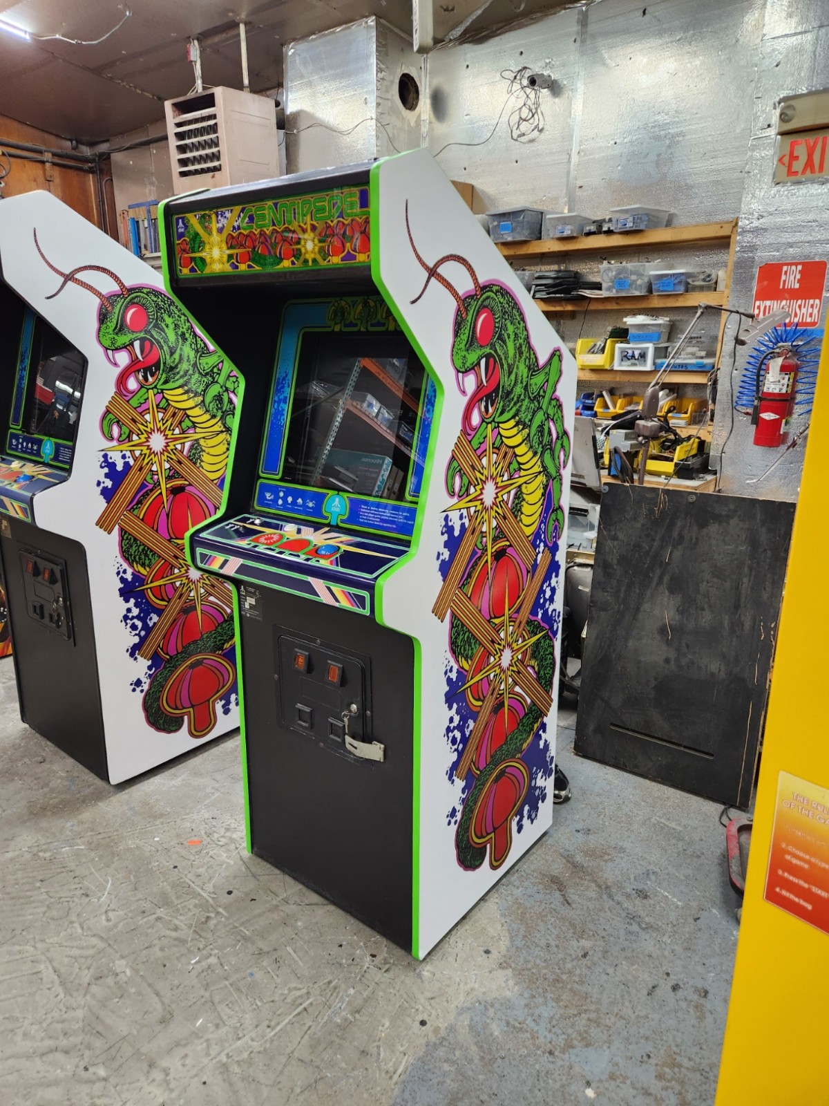CENTIPEDE Stand Up Full Size Arcade Machine Classic Video Game 9 Games in 1 (#2)