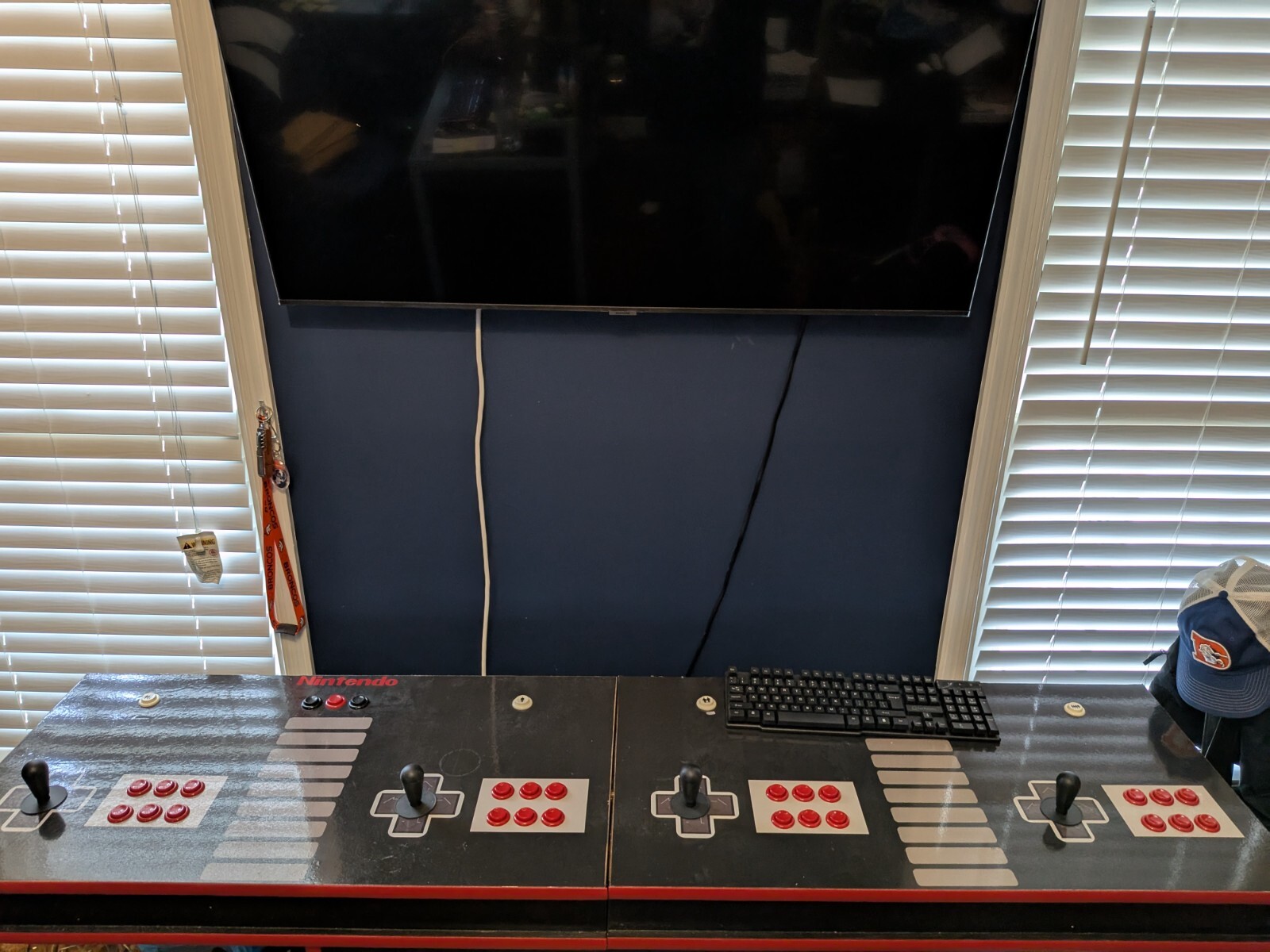 Arcade Machine Pedestal 4 PLAYER Custom NINTENDO logo’d. Wired and rdy to use.