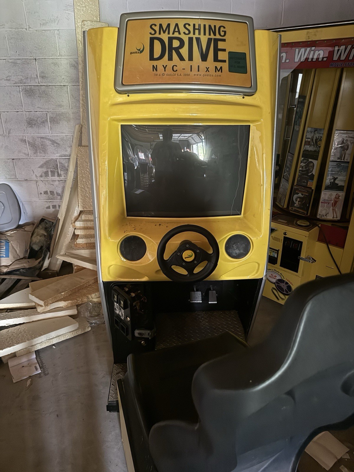 SMASHING DRIVE (Crazy Taxi) Sit Down Arcade Driving Racing Video Game Machine