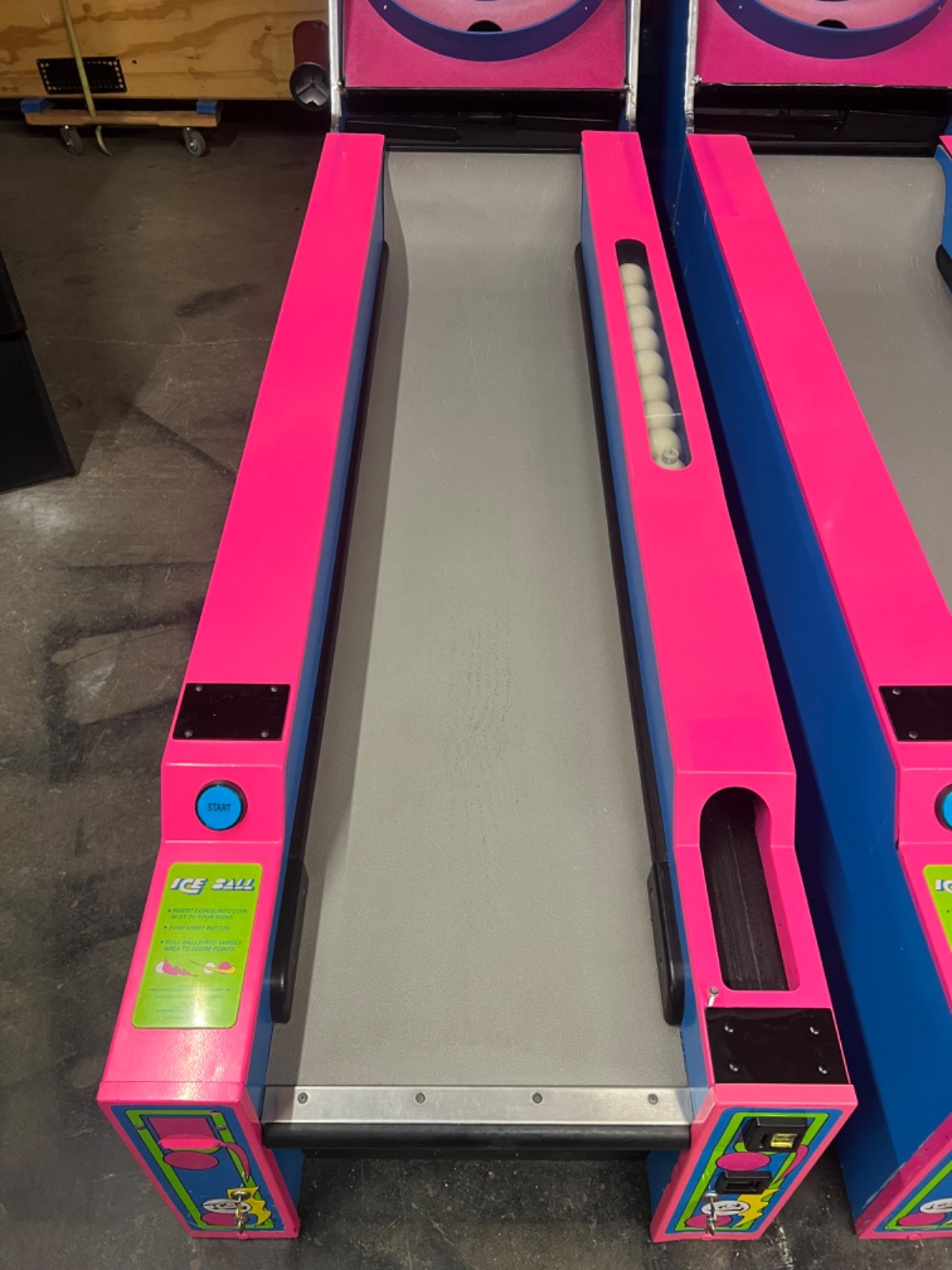 ICEBALL SKEEBALL MACHINE by ICE (Excellent) *RARE*