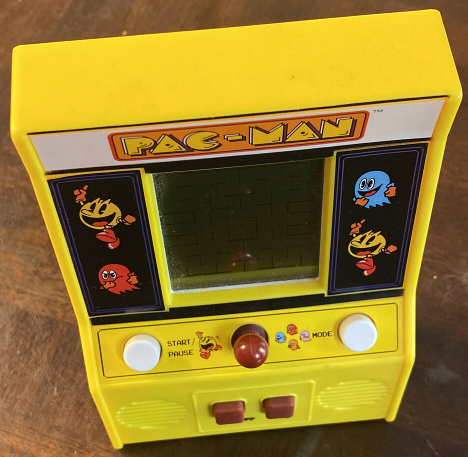 Pac-Man Handheld Arcade Game Pac Man Machine Bandai Namco 09521 Works Great!!!!