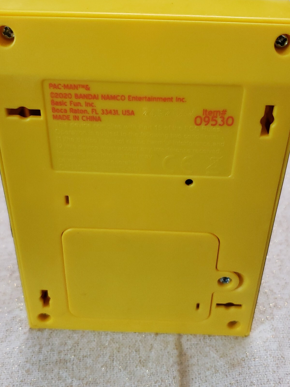 Basic Fun Arcade Classics # 19 Pac-Man 40th Anniversary Mini Arcade Gold Edition