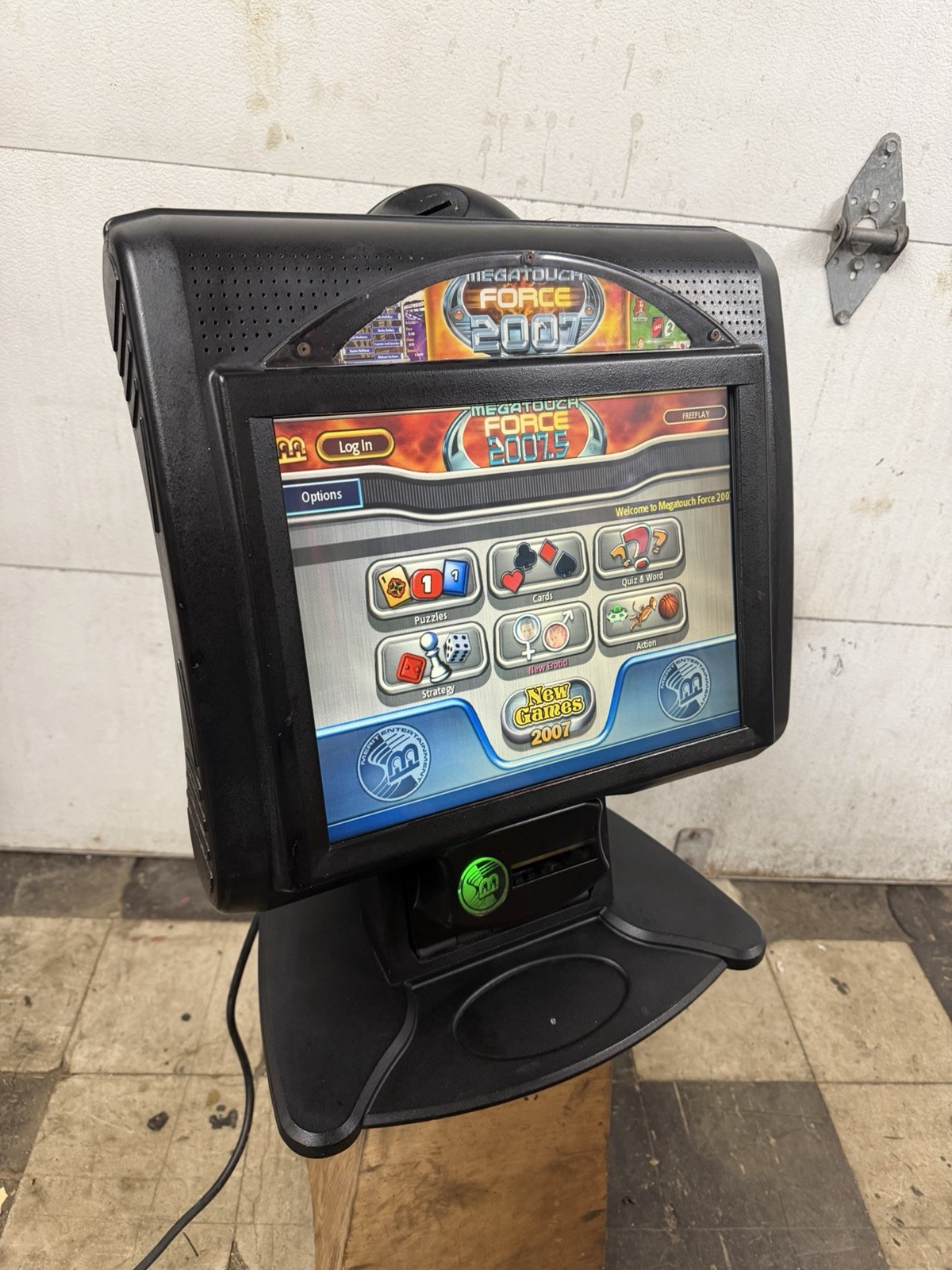 2007.5 Merit Megatouch Force Evo Countertop Touchscreen Arcade Game Machine