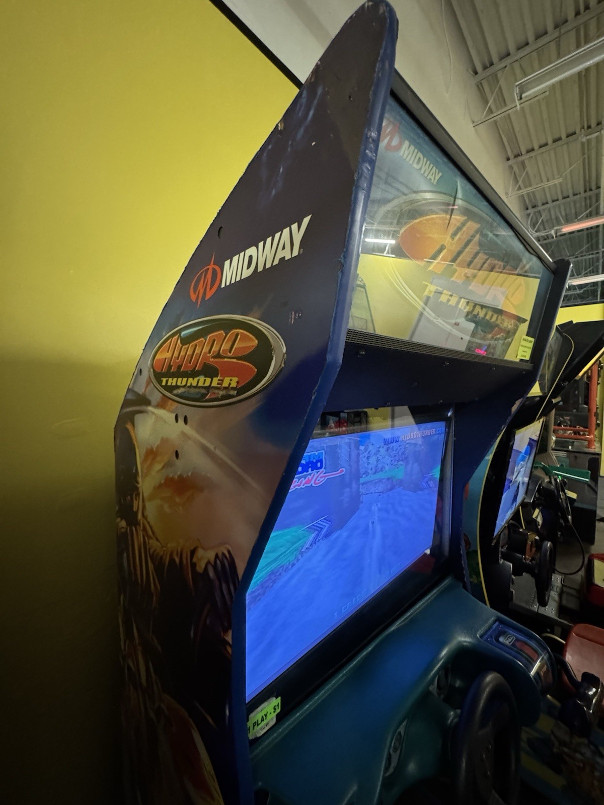 Midway Hydro Thunder Arcade Machine – 32” LED, Bill & Coin Acceptor – Works 100%