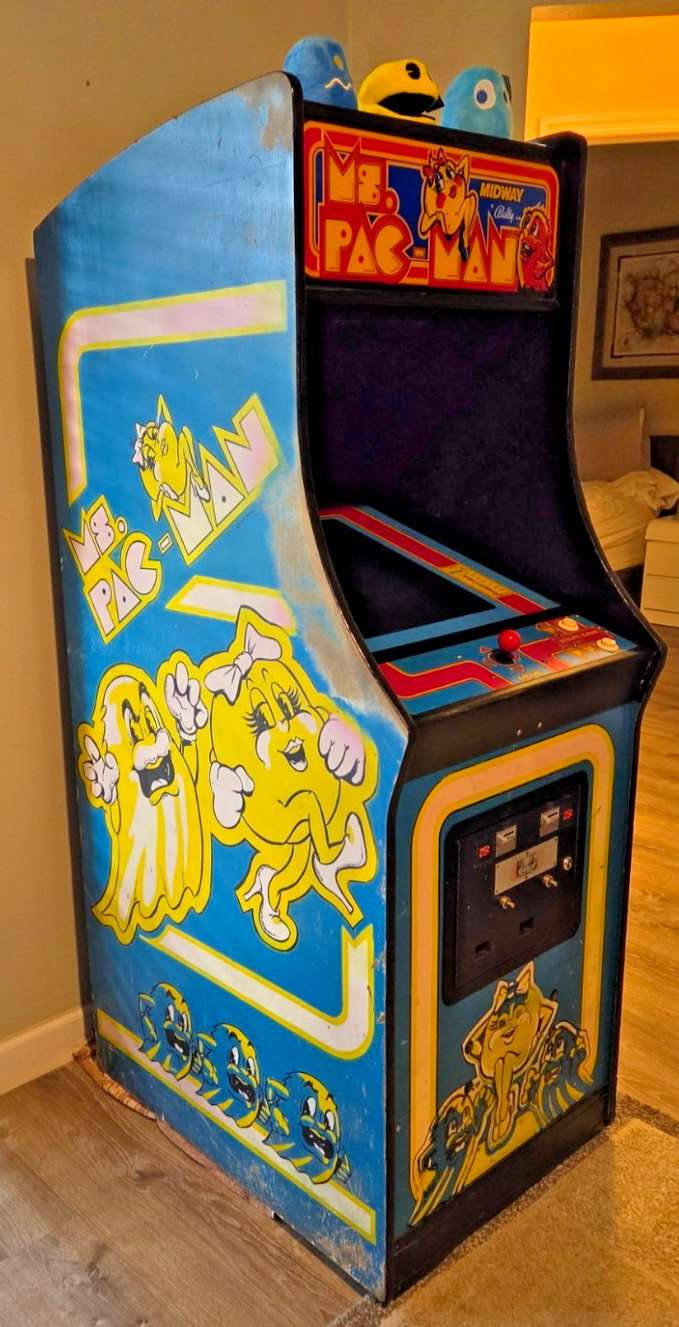 ALL ORIGINAL MS. PACMAN, ORIGINAL MONITOR WITH CAP KIT, ORIGINAL PCB + PAPERWORK