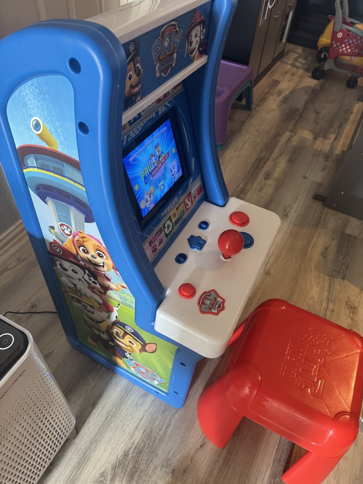 Paw Patrol 1up Arcade Game with stool